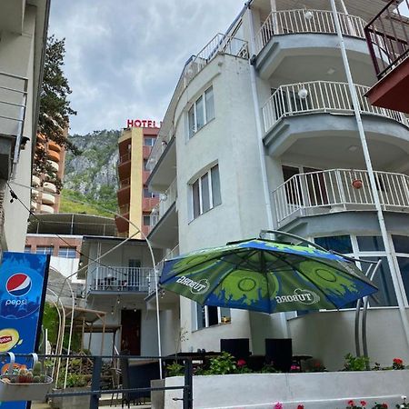 Pensiunea Ambasador Băile Herculane エクステリア 写真